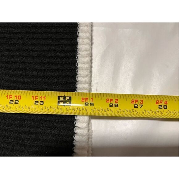 Inner Circle Women’s Black and White Striped Pull Over Sweater Size Medium - Picture 7 of 7